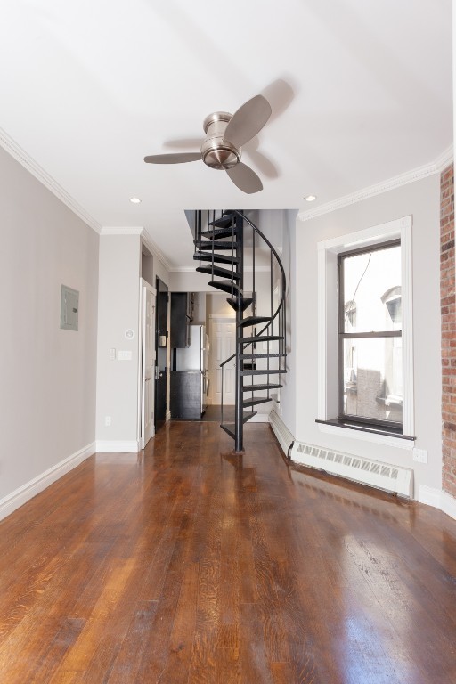 219 E 28th St