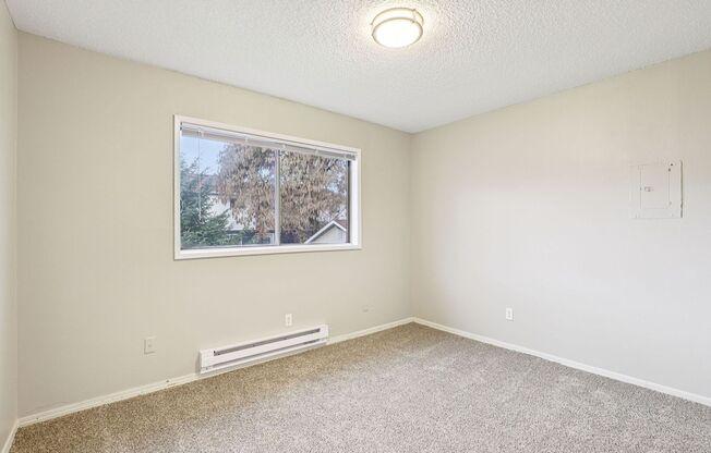 3 beds, 1.5 baths, 963 sqft, $1,749, Unit D-03