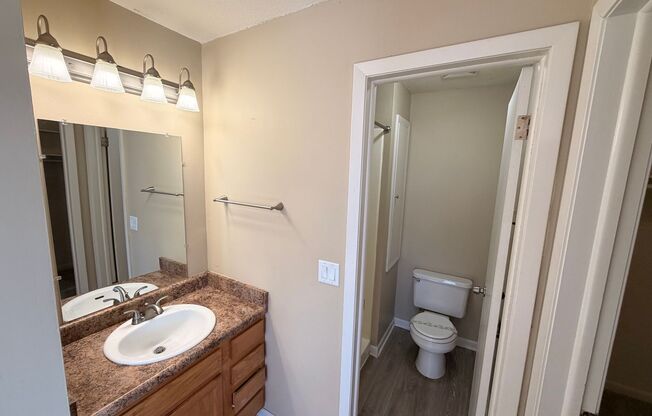 3 beds, 3 baths, 1,450 sqft, $1,620, Unit 1501-13