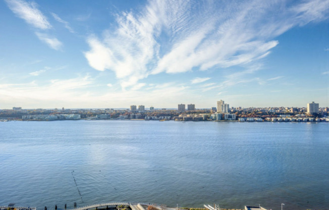 80 RIVERSIDE BLVD