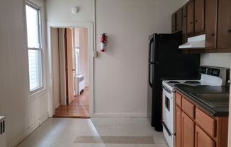 2 beds, 2 baths, $900, Unit Apt 1