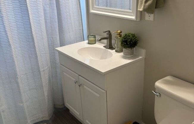 2 beds, 1 bath, 875 sqft, $2,375, Unit 7671-15