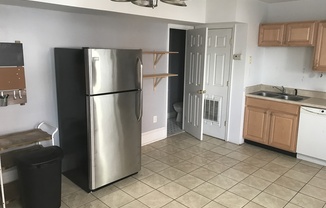 2 beds, 1 bath, $1,695