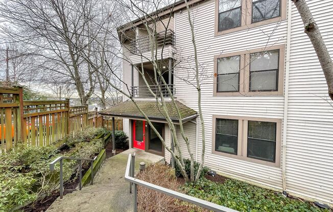 2 beds, 2 baths, 900 sqft, $2,795, Unit 101