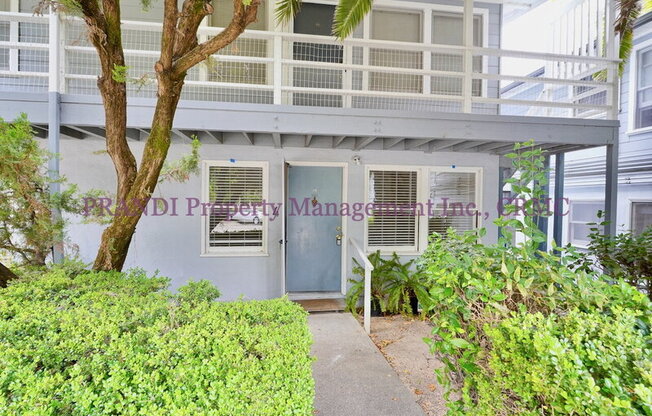 25 WILLOW AVE