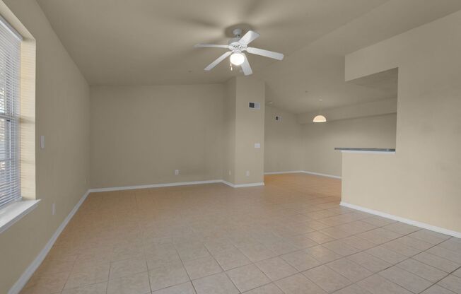 Spacious 2B/2B Unfurnished Condo near Beach in the Heart of Destin!