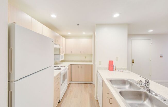 2 beds, 2 baths, 1,022 sqft, $2,605, Unit C 402