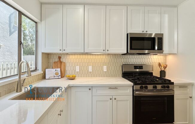 Merced Ave. 6200 NOTIFY OWNER WITH ALL MAINTENANCE