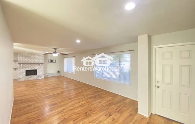 1963 W GREENBRIAR DR