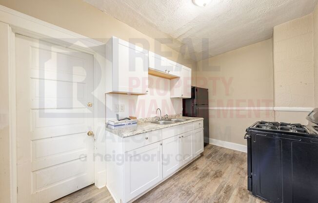 2 beds, 1 bath, $850, Unit Lower