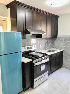 2 beds, 1 bath, $2,200, Unit # FLOOR