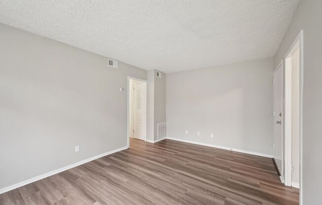 2 beds, 1 bath, 610 sqft, $850, Unit 195-03