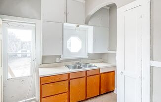 2 beds, 1 bath, $999, Unit 138