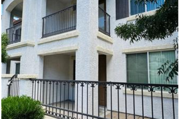 3 beds, 2 baths, $1,895, Unit UNIT 11102