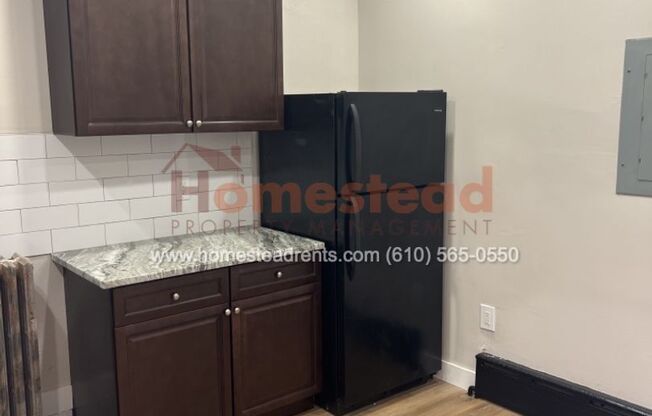 2 beds, 1 bath, $1,350, Unit 1F