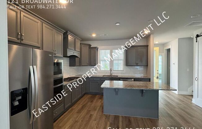 121 BROAD WATER DR