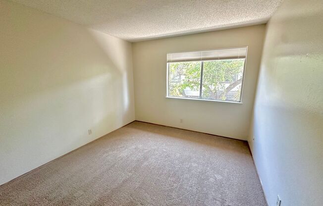 2 beds, 1.5 baths, $2,295, Unit 4343 - 4