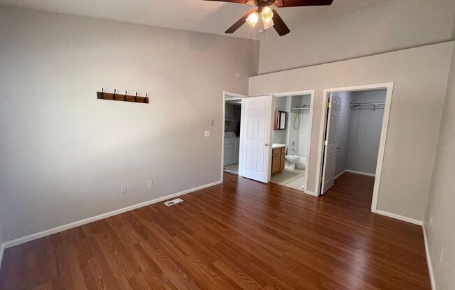 2 beds, 2 baths, $2,075, Unit Unit 103