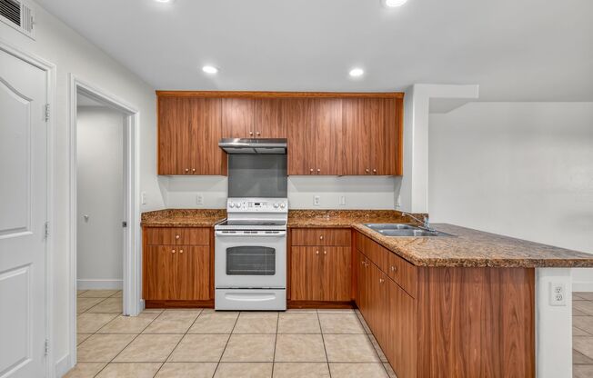 LOVELY MOVE-IN READY TWO-STORY TOWNHOME!