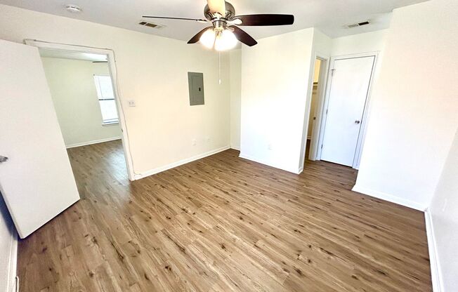 1 bed, 1 bath, 530 sqft, $799, Unit Unit 904