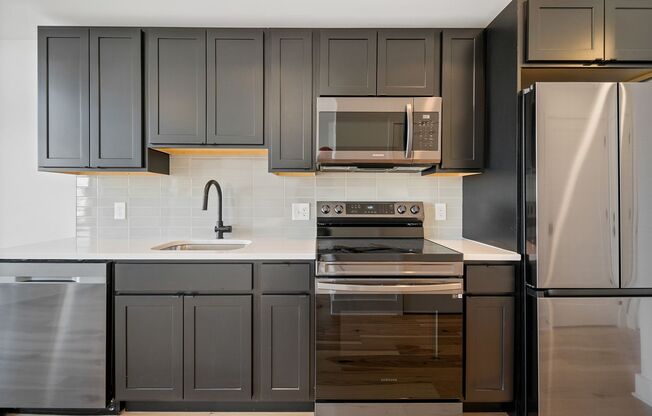 Studio, 1 bath, 429 sqft, $1,195, Unit 313