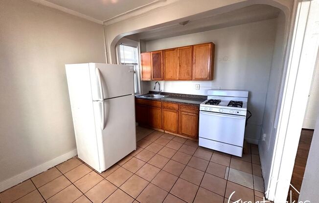 2 beds, 1 bath, $600, Unit Unit 4