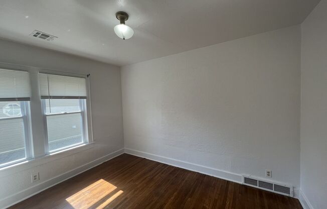 2 beds, 1 bath, $1,200