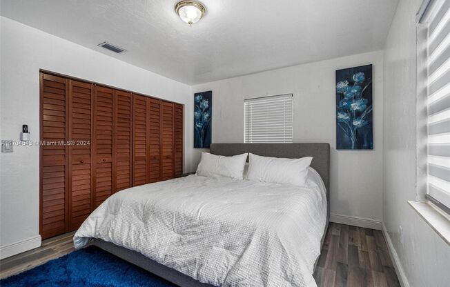 2 beds, 1 bath, $3,500, Unit # MIAMI