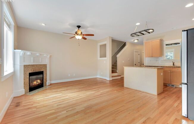 1/2 Month Free! Bright Bull Mountain Townhome - Hardwoods, Granite, Private Patio, Garage, and more!