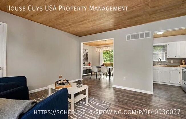 10404 TULLIS AVE