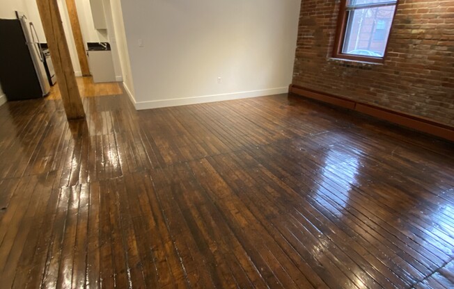 2 beds, 1 bath, 1,100 sqft, $4,300, Unit W112