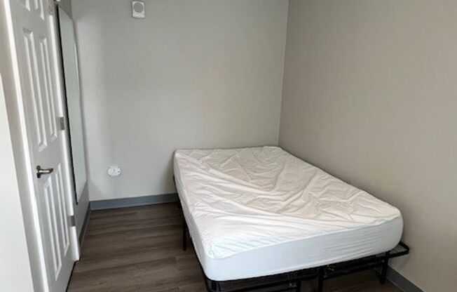 Studio, 1 bath, 172 sqft, $825, Unit C5