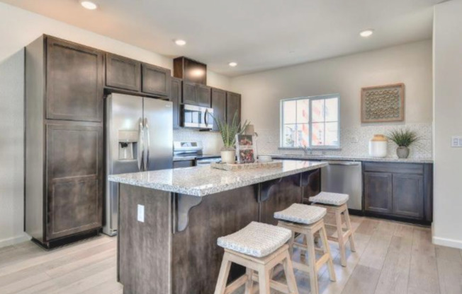 Adorable (Westlake) 4/2.5 Home Waiting For You!  See ad for viewings!