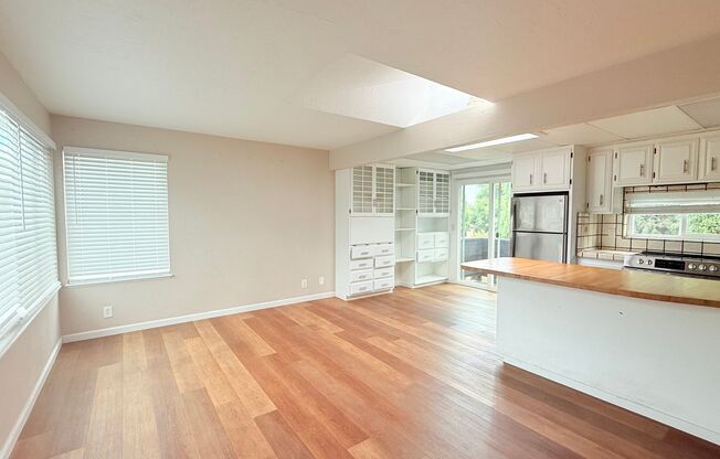 14723 Martell Ave (SPLIT WM BILL WITH TENANTS)