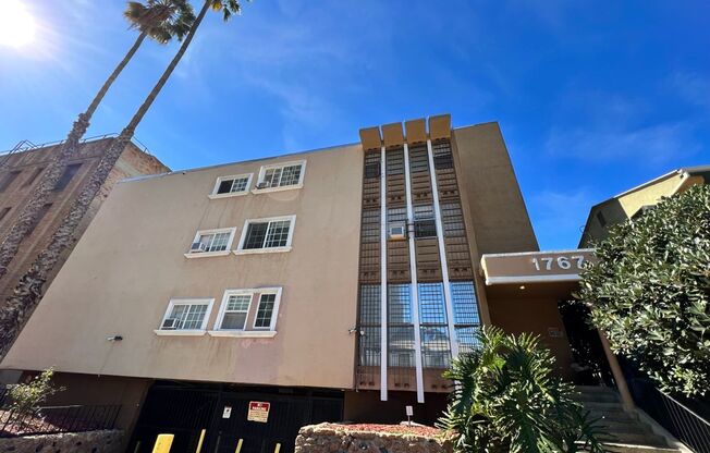 Hollywood & Highland Walkable Apartment Community