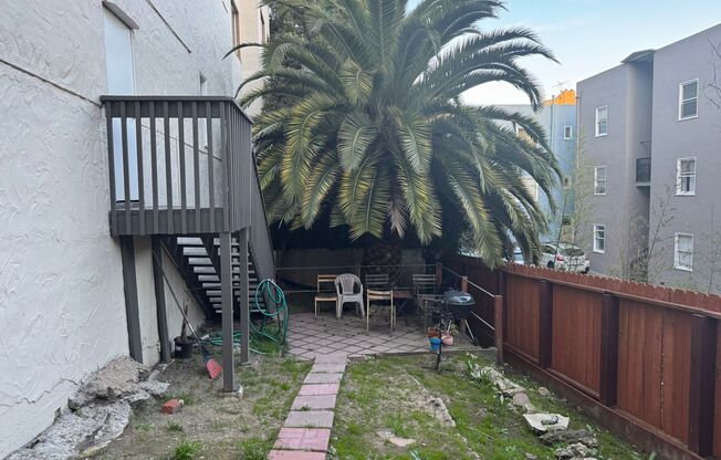 832 York St.