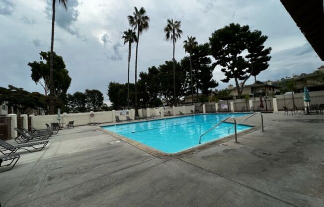 Beautiful 2 BD, 2 BA First Floor Condo at Mission Plaza! 1000 Sq Ft w/ Great Amenities!