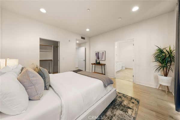 3 beds, 3 baths, 1,590 sqft, $4,000, Unit UNIT 305