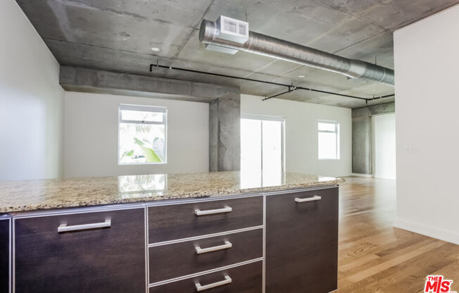 1 bed, 1 bath, 855 sqft, $2,500, Unit 343