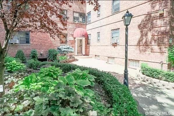 1 bed, 1 bath, 800 sqft, $2,200