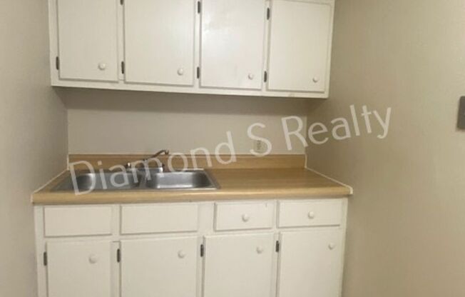 1 bed, 1 bath, 500 sqft, $499, Unit 3