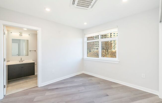 2 beds, 2 baths, 927 sqft, $1,935, Unit B220