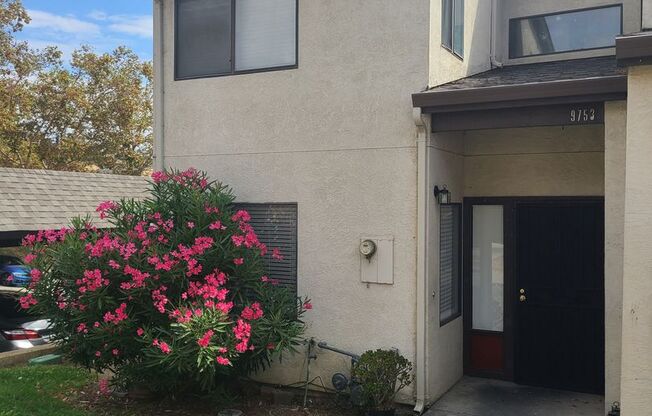 2 beds, 1 bath, $2,400