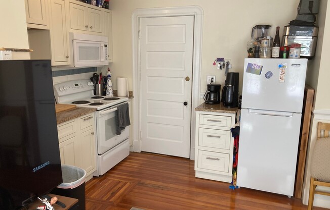14 GARRISON AVE