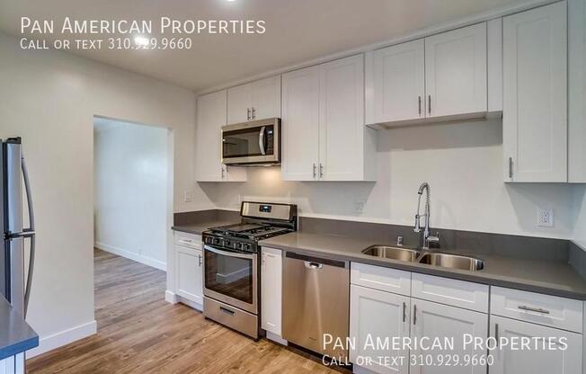 457 W 4th St
