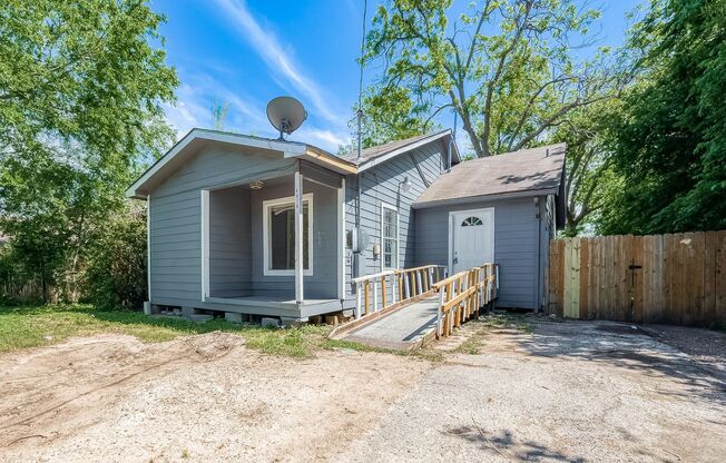 Affordable spacious 4bed/2bath single-family house!