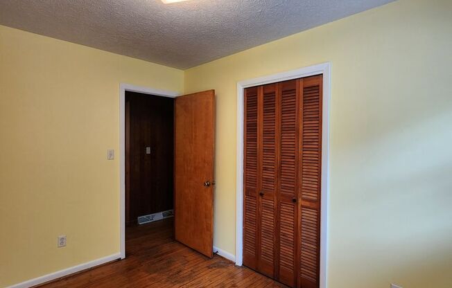 3 beds, 1 bath, $1,950