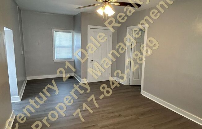 2 beds, 1 bath, $995, Unit Unit 4