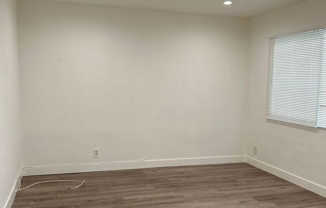 2 beds, 1 bath, 1,150 sqft, $2,350, Unit Unit 4