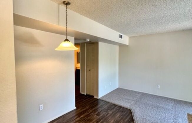 1 bed, 1 bath, 700 sqft, $1,500, Unit 50